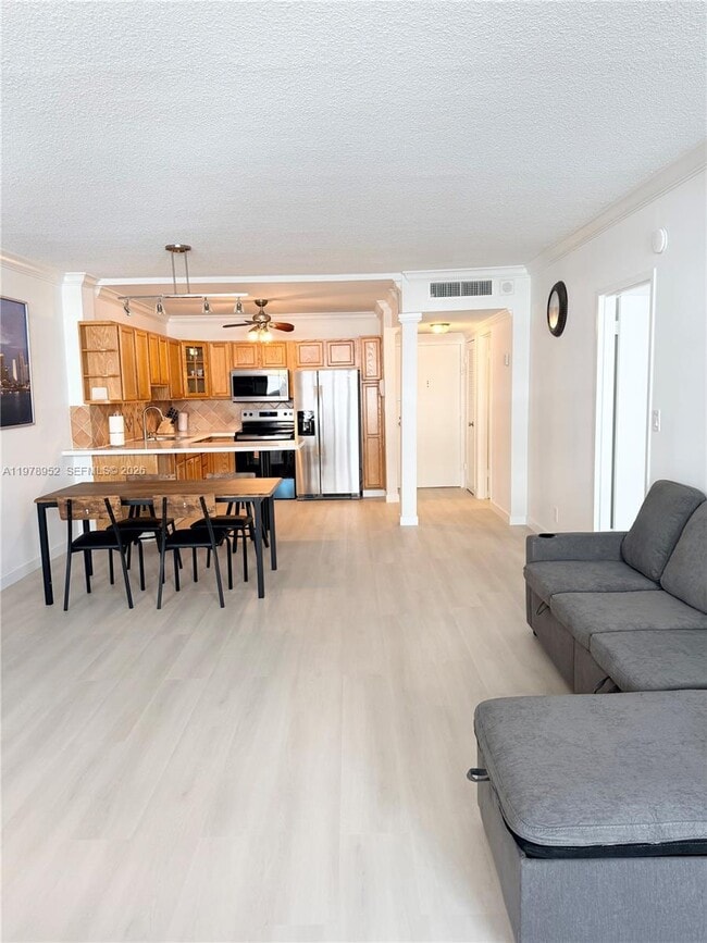 Building Photo - 3725 S Ocean Dr