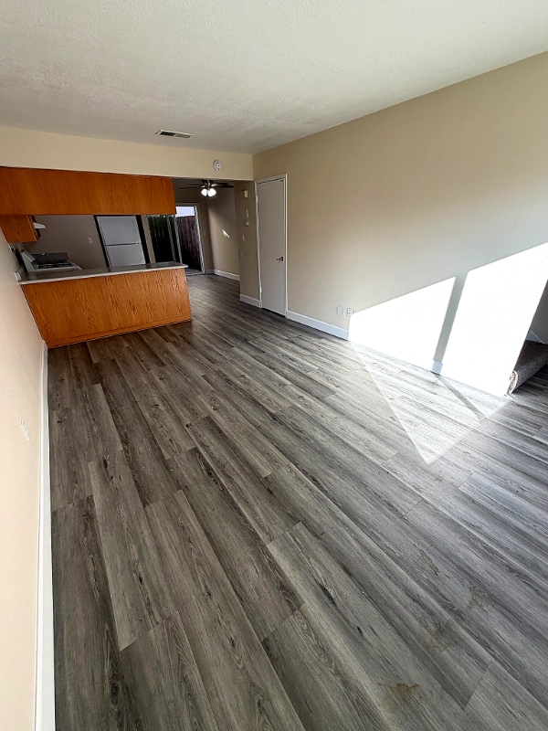 Building Photo - 610 Silverwood Ave