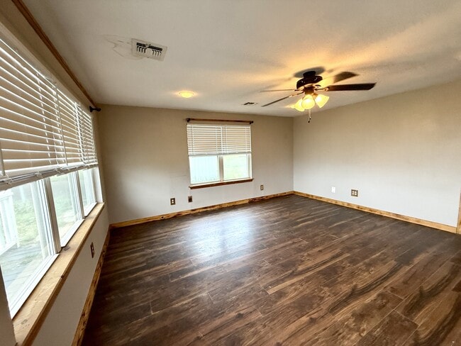 Building Photo - 52 Landmark Rd