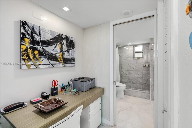 Building Photo - 465 Ocean Dr