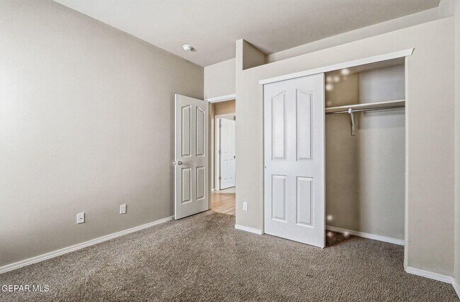 Building Photo - 7533 Red Cedar Dr