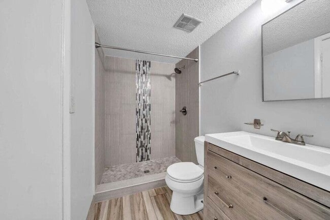 Building Photo - 308 Miracle Strip Pkwy SW