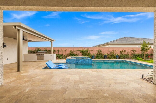 Building Photo - Fabulous Home!