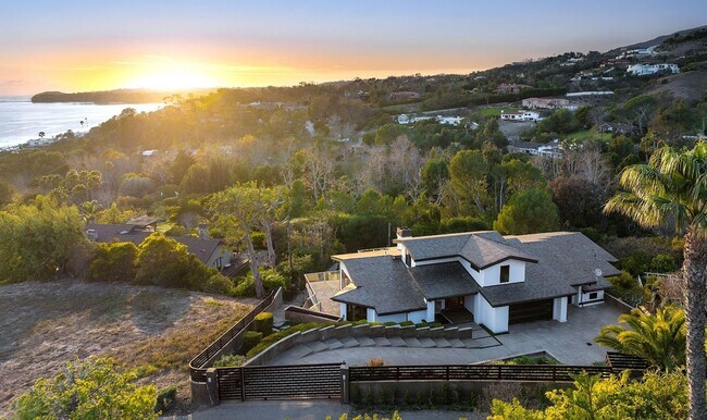 Building Photo - 27091 Sea Vista Dr