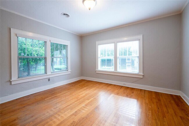 Building Photo - 1725 NW 21st St