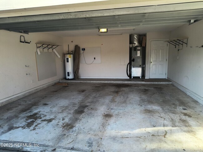 Building Photo - 6781 Plum Lake Dr N