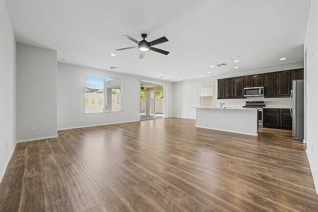 Building Photo - 7104 W Spur Dr