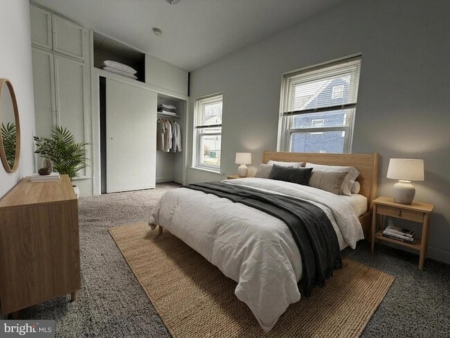 Building Photo - 731 E 4th St