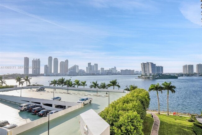 Building Photo - 3530 Mystic Pointe Dr