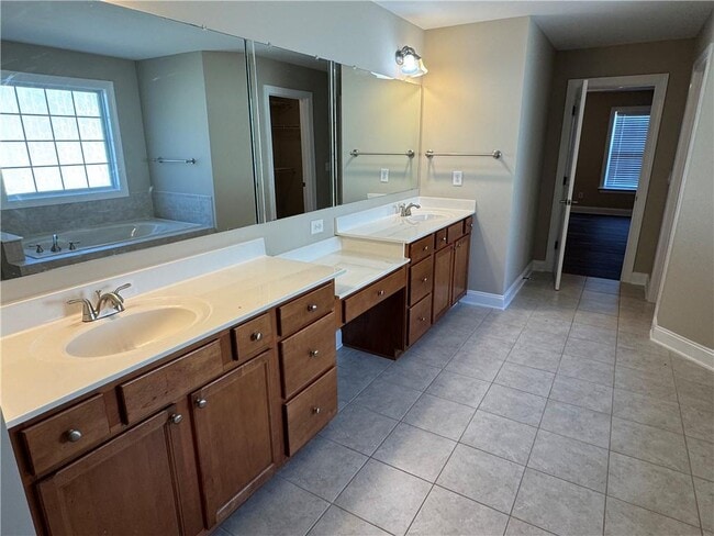 Building Photo - 7411 Redbud Loop