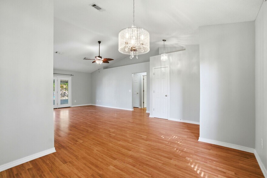 Building Photo - 3315 Bauer Rd