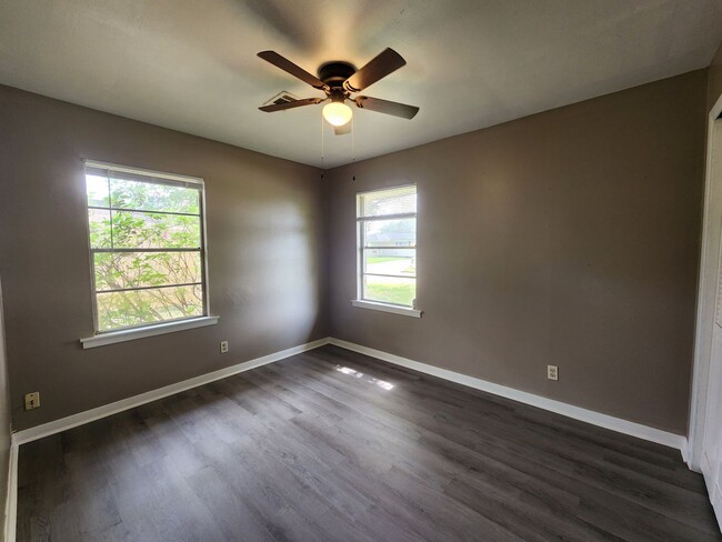 Building Photo - 436 Gardenia Ave