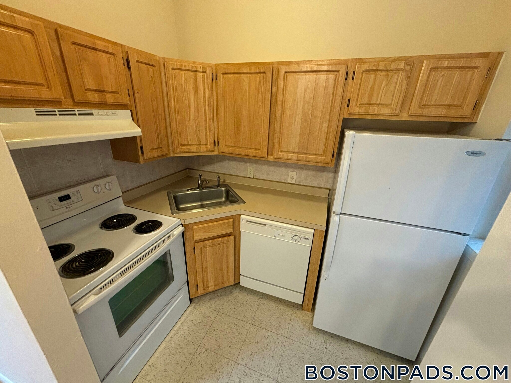 Building Photo - 277 Marlborough St
