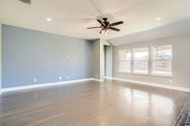 Building Photo - 3404 Glendale Ln