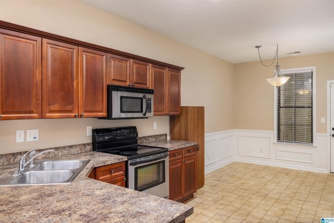 Building Photo - 2250 Ridgemont Dr