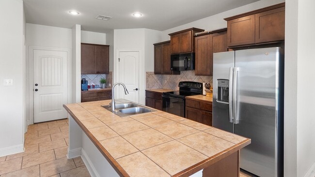 Building Photo - 17634 Hoods Ridge Dr