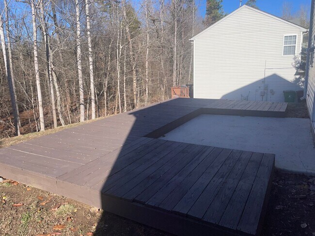 Building Photo - Move In Special On Beautiful 3 Bedroom Home!