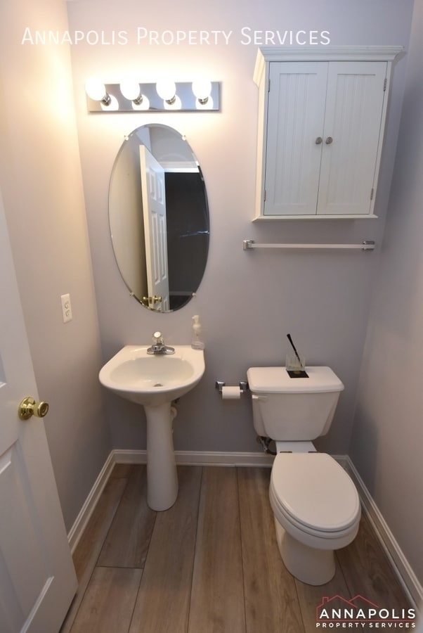 Building Photo - 544 Francis Nicholson Way