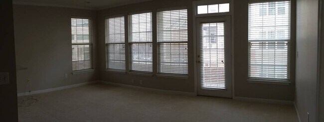 Building Photo - 2700 Bellforest Ct