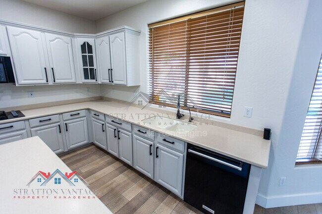 Building Photo - 14616 W Windward Ave