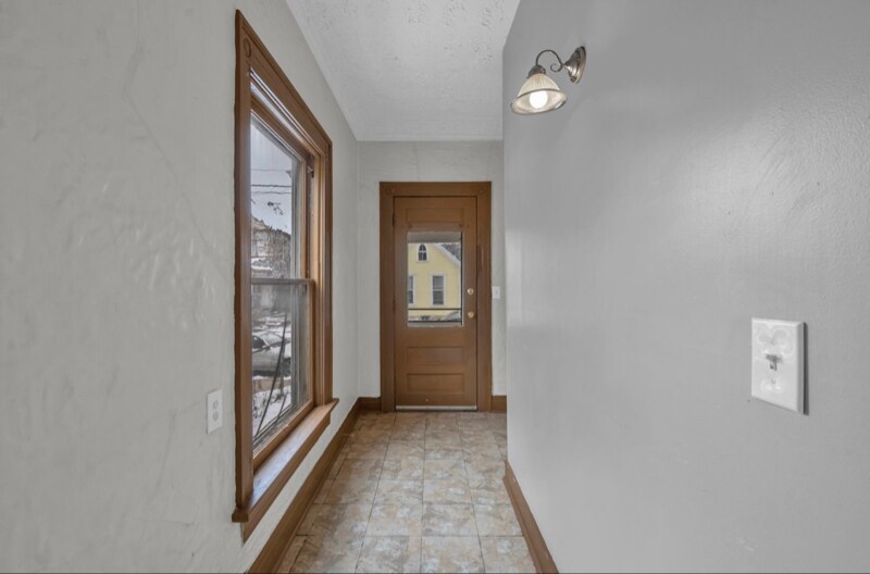 Building Photo - 114 Jay St