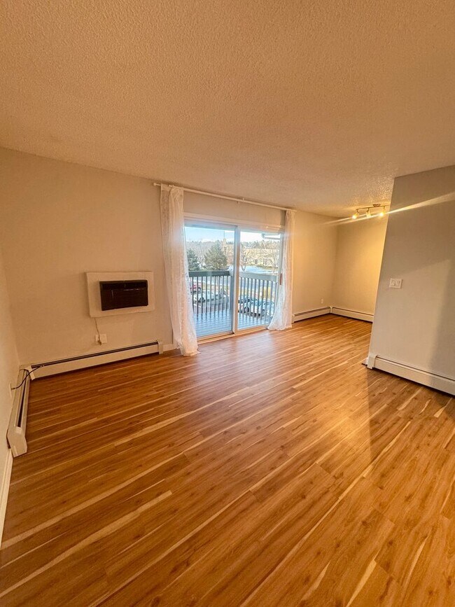 Building Photo - Cozy 1 Bedroom / 1 Bath Condo/DECEMBER MOVE IN SPECIAL