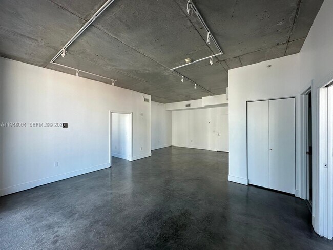 Building Photo - 2275 Biscayne Blvd Blvd