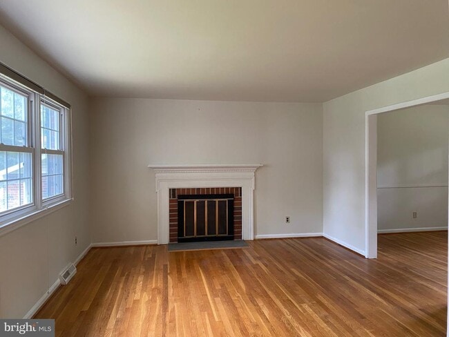 Building Photo - 134 Chapel Hill Dr