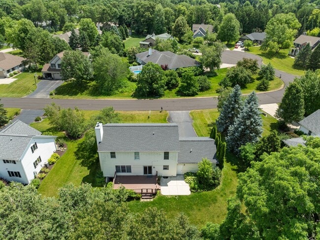 Building Photo - 406 Lakewood Dr