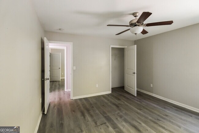 Building Photo - 30 Inverness Ave