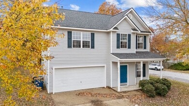 Building Photo - Gorgeous 3 Bedroom Home, with Updated Kitchen, LVP Floors, Fenced Yard, Premium Finishes, Pet Fri...