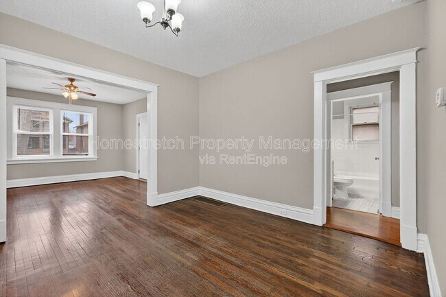 Building Photo - 6716 Crest Ave