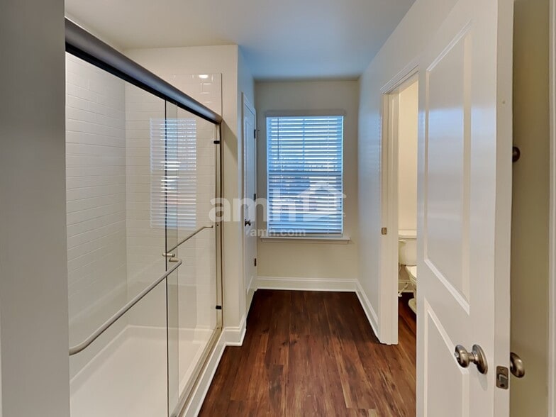 Building Photo - 618 Rivermist Dr