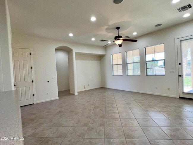 Building Photo - 14313 W Alvarado Dr