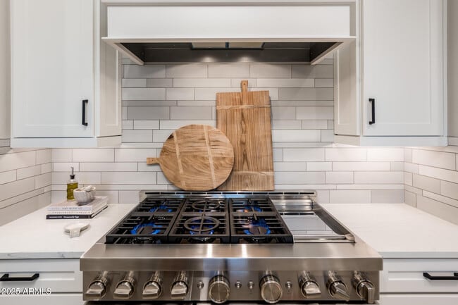 Building Photo - 6615 E Libby St