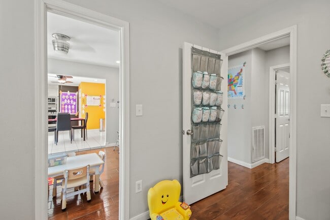 Building Photo - 5302 Treaschwig Rd