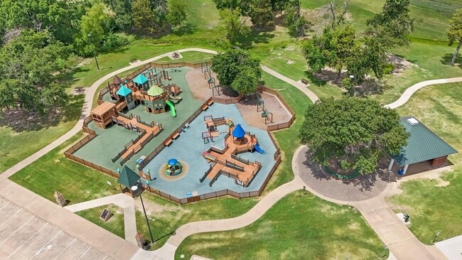 Building Photo - 130 Astoria Dr