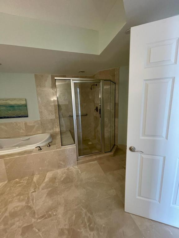 Building Photo - 241 Riverside Dr