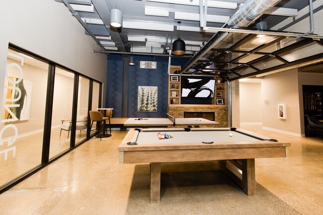 Building Photo - The Hill