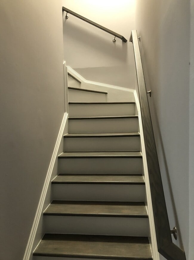 Building Photo - 140 Central Ave