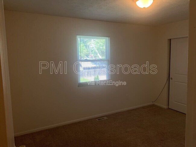 Building Photo - 3088 Howey Rd