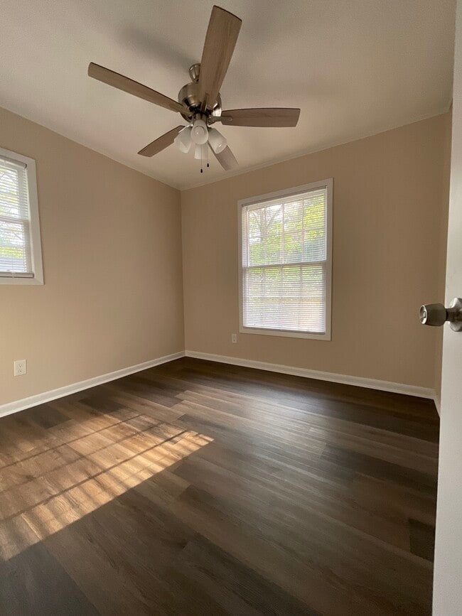 Building Photo - 1210 Dunwoody Dr