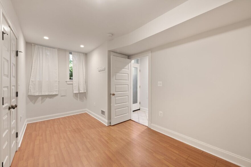 Building Photo - 3459 Holmead Pl NW