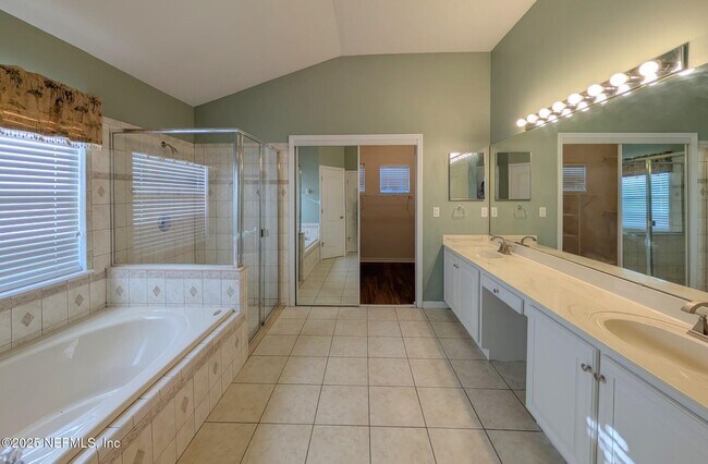 Building Photo - 12983 Quincy Bay Dr