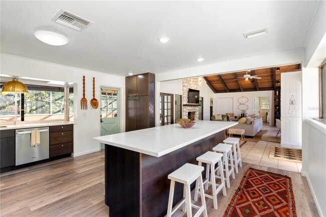 Building Photo - 804 Pennsylvania Way