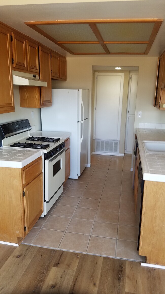 Building Photo - 28006 S Western Ave