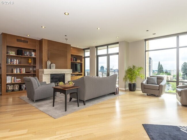 Building Photo - Rare rental in The Westerly - spectacular 2/2.5 unit w/sweeping views/2 parking/2 storage