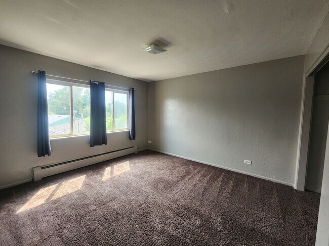 Building Photo - 1994 Elmira St