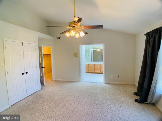 Building Photo - 10496 Courtney Dr