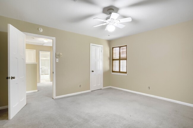 Building Photo - 10903 Tupper Lake Dr